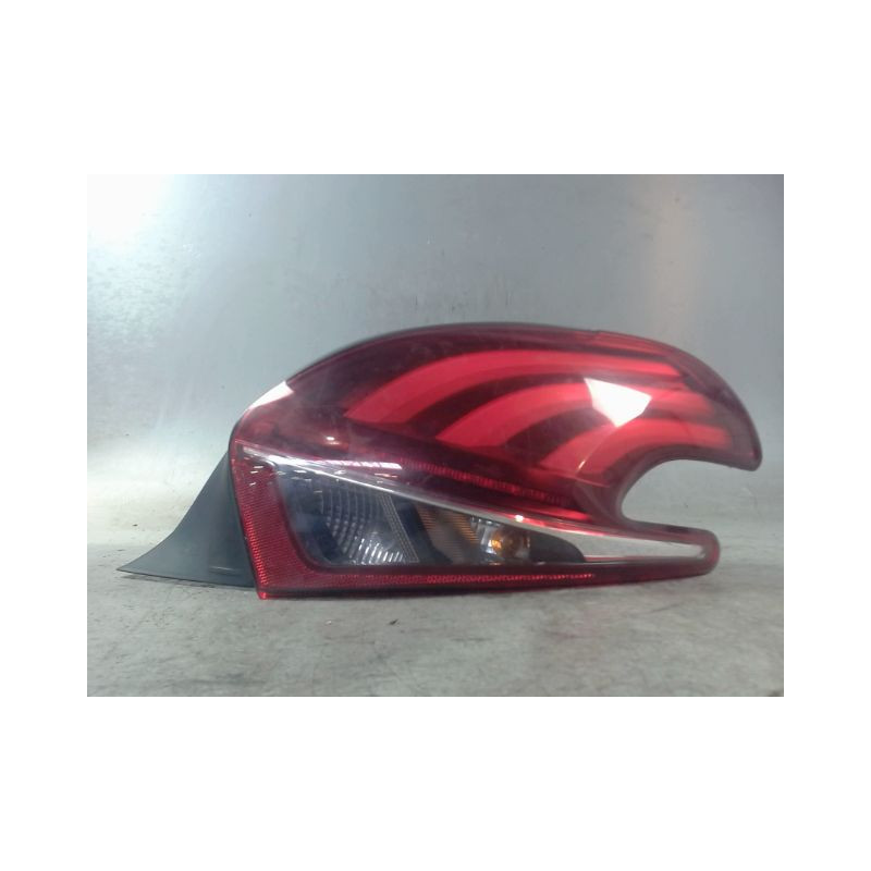 FEU ARRIERE DROIT PEUGEOT 208