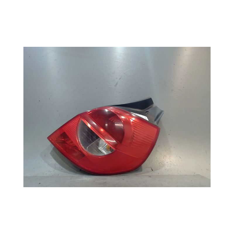 FEU ARRIERE DROIT RENAULT CLIO