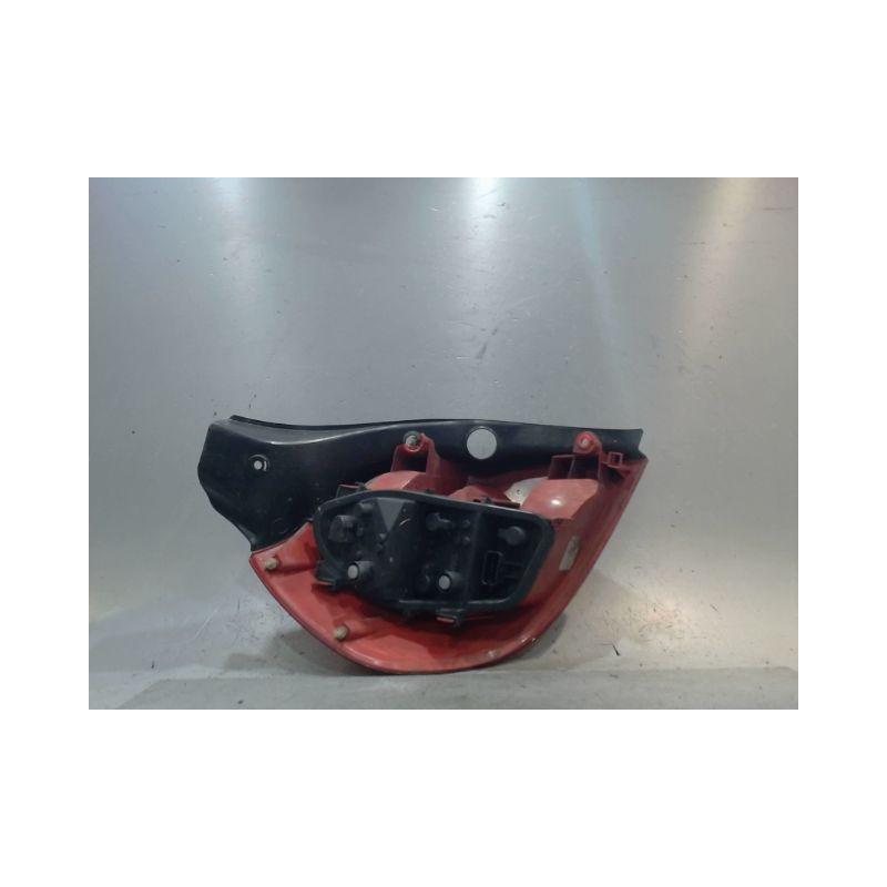 FEU ARRIERE DROIT RENAULT CLIO