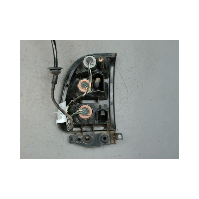 FEU ARRIERE DROIT TOYOTA RAV4 -97