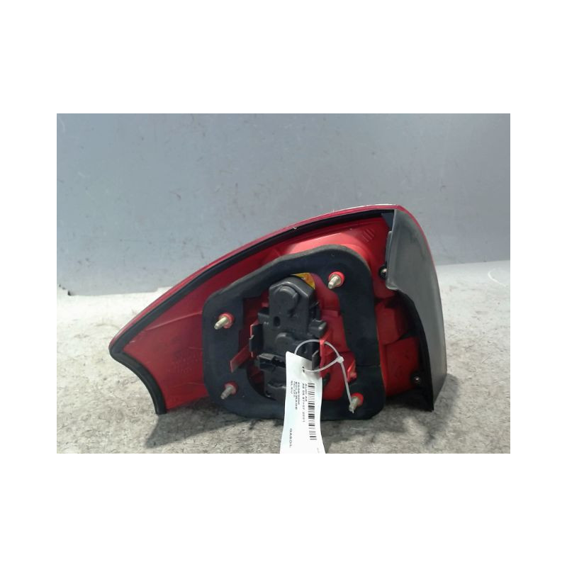 FEU ARRIERE DROIT AUDI A6 97-2001