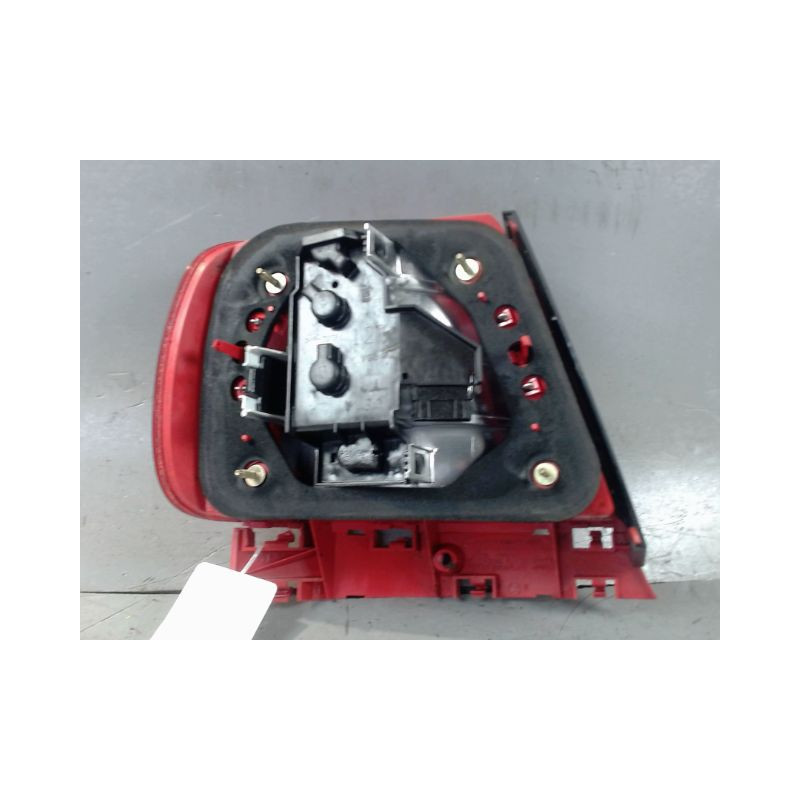 FEU ARRIERE DROIT AUDI A4 95-99