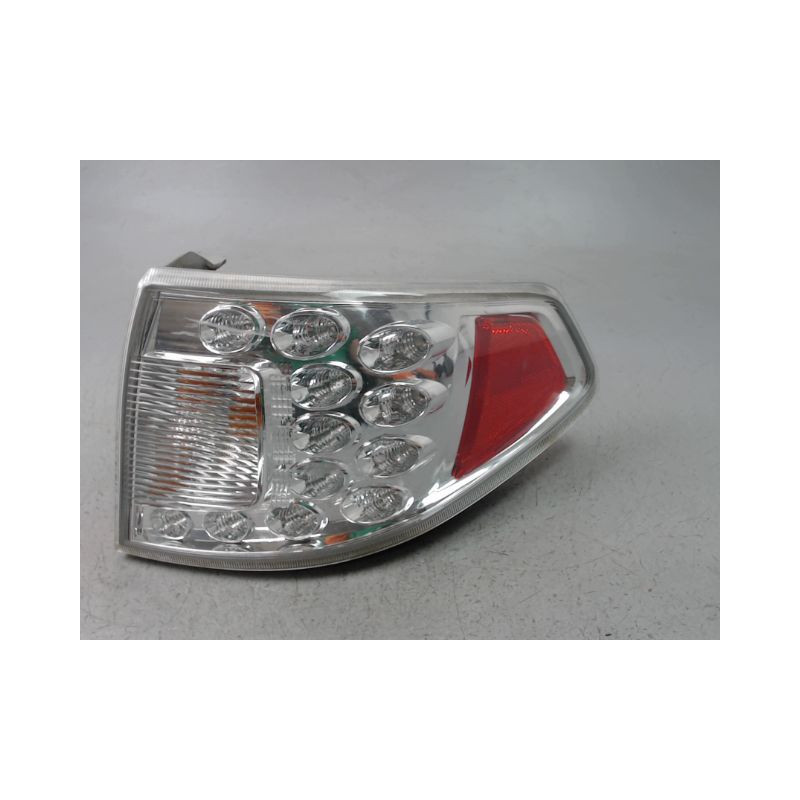 FEU ARRIERE DROIT SUBARU IMPREZA II 2007-2011