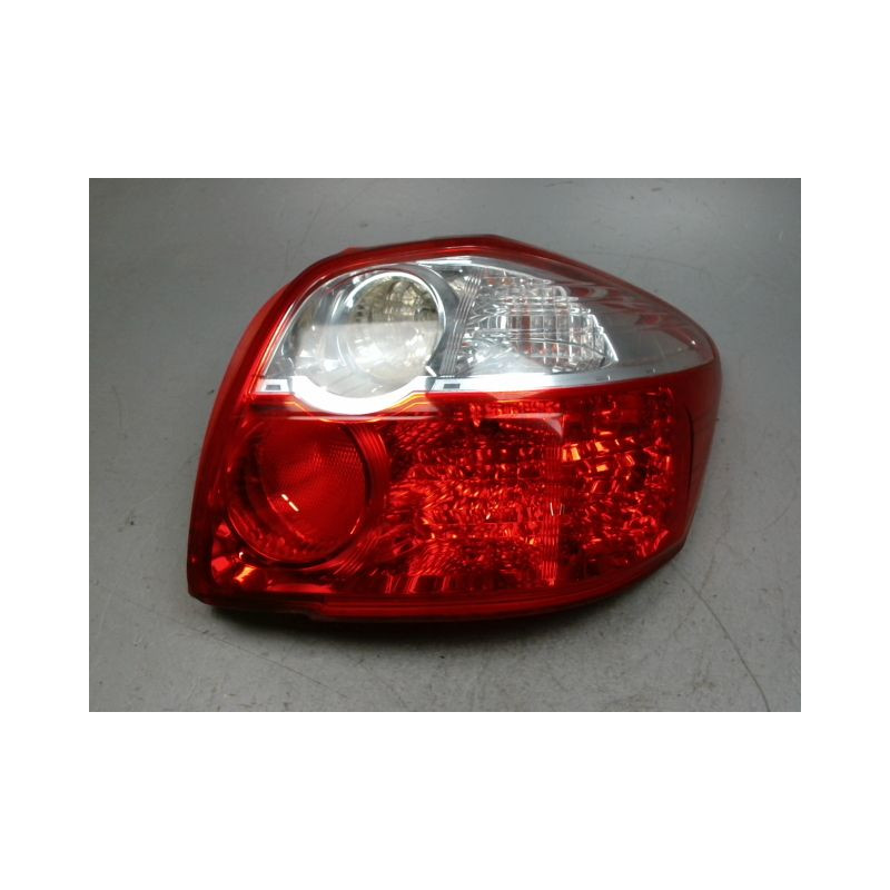 FEU ARRIERE DROIT TOYOTA AURIS 2010-