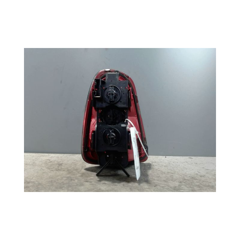 FEU ARRIERE DROIT MINI MINI 2006-