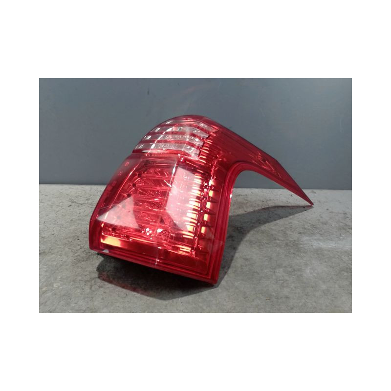 FEU ARRIERE DROIT PEUGEOT 5008 2009-