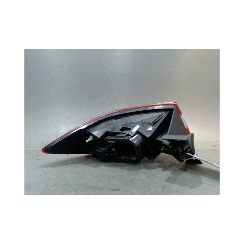 FEU ARRIERE DROIT RENAULT CLIO