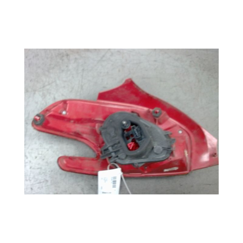 FEU ARRIERE DROIT PEUGEOT 208
