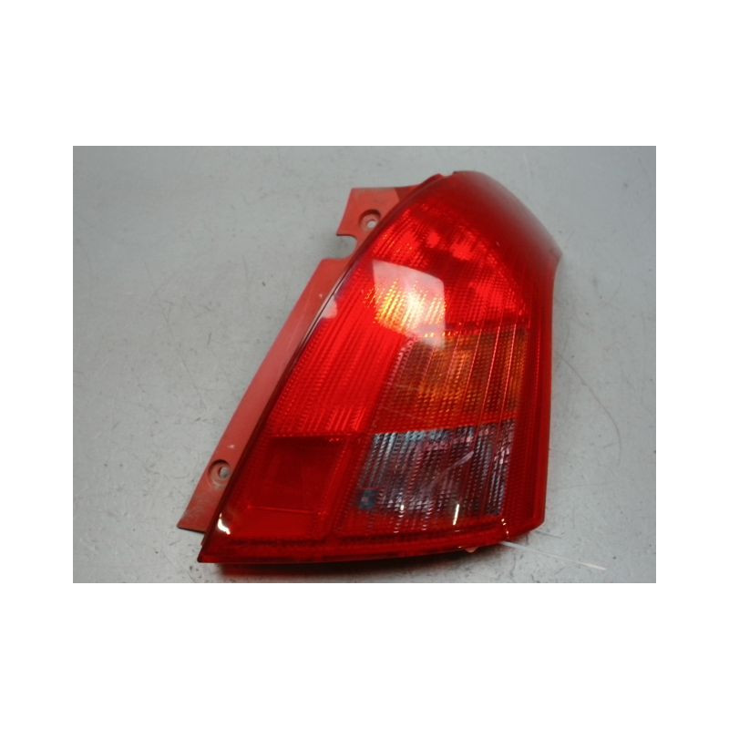 FEU ARRIERE DROIT SUZUKI SWIFT