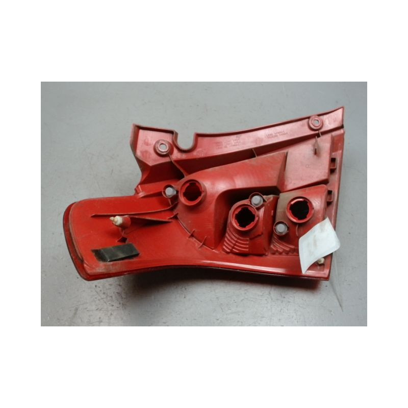 FEU ARRIERE DROIT SUZUKI SWIFT