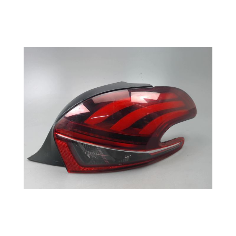 FEU ARRIERE DROIT PEUGEOT 208