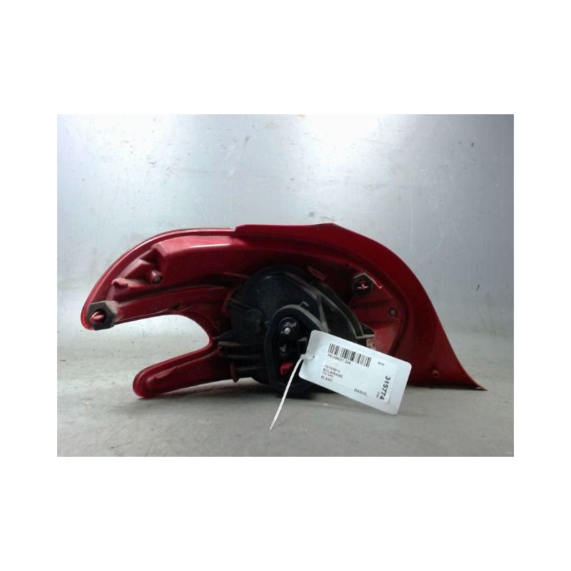 FEU ARRIERE DROIT PEUGEOT 208