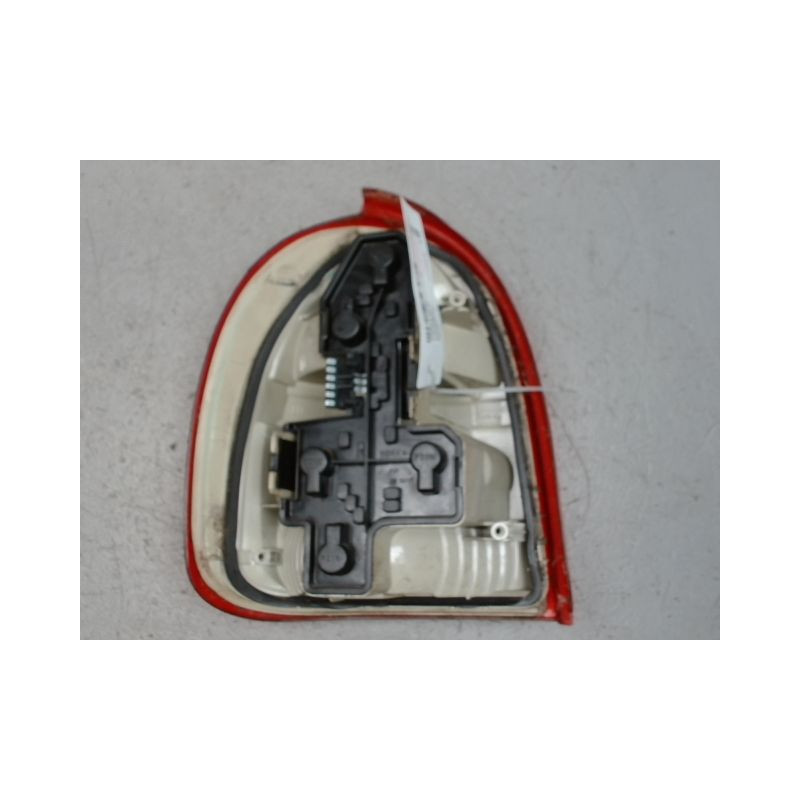 FEU ARRIERE DROIT OPEL CORSA 93-97