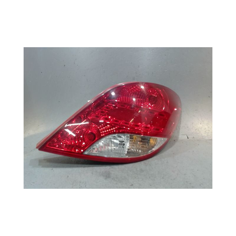 FEU ARRIERE DROIT PEUGEOT 207