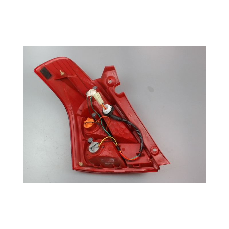 FEU ARRIERE DROIT SUZUKI SWIFT III 2005-2011