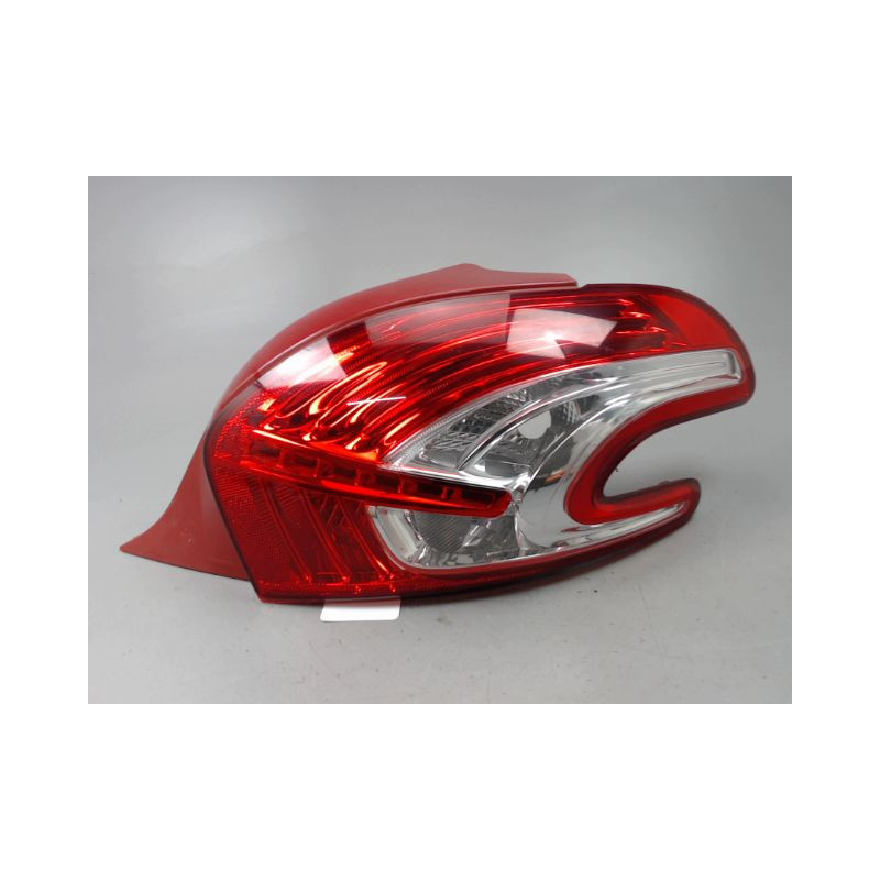 FEU ARRIERE DROIT PEUGEOT 208