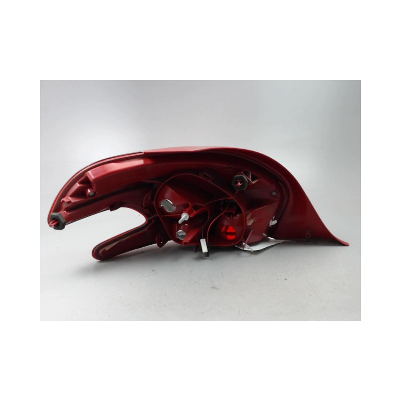 FEU ARRIERE DROIT PEUGEOT 208