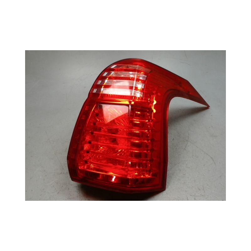 FEU ARRIERE DROIT PEUGEOT 5008 2009-