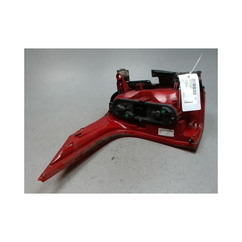 FEU ARRIERE DROIT PEUGEOT 5008 2009-