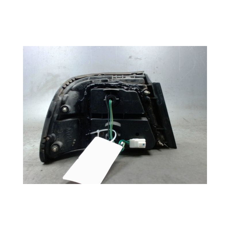 FEU ARRIERE DROIT NISSAN MAXIMA-QX