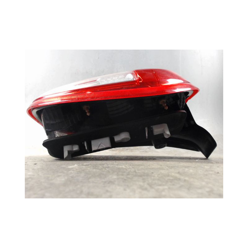 FEU ARRIERE DROIT NISSAN MICRA 2009-