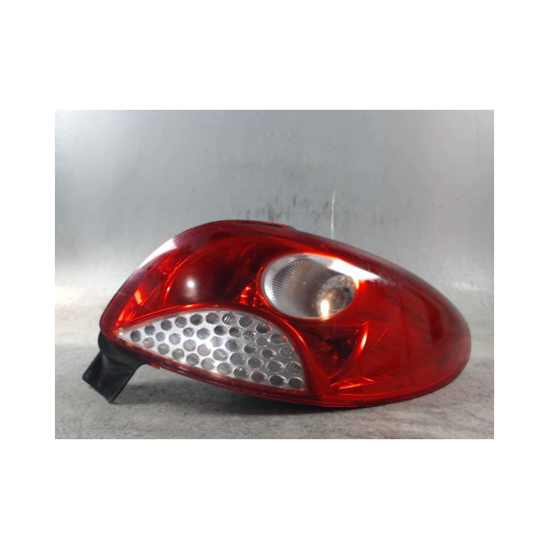 FEU ARRIERE DROIT PEUGEOT 206+ 2009-
