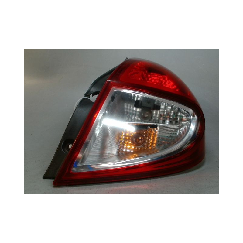 FEU ARRIERE DROIT RENAULT CLIO III 2009-