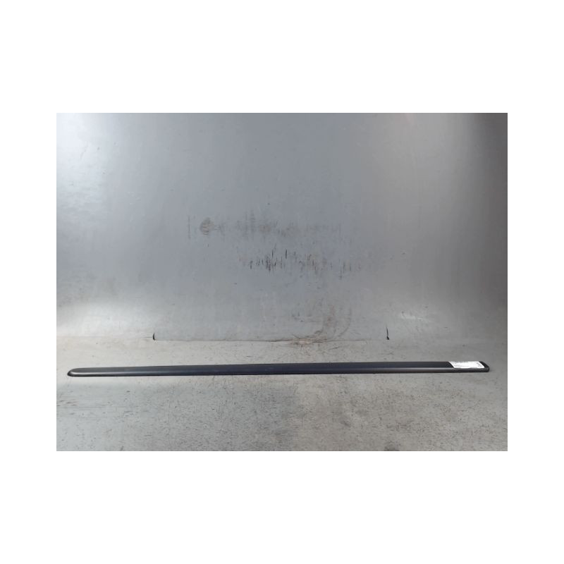 PROTECTION PORTE AVANT DROIT PEUGEOT 107 5P