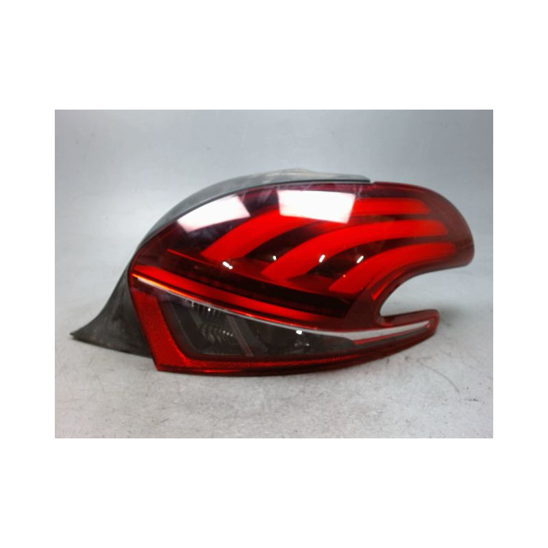 FEU ARRIERE DROIT PEUGEOT 208