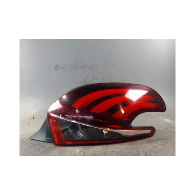 FEU ARRIERE DROIT PEUGEOT 208