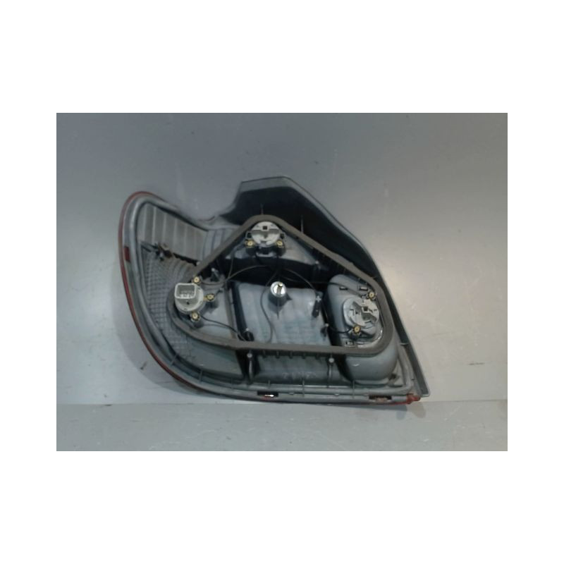 FEU ARRIERE DROIT TOYOTA YARIS