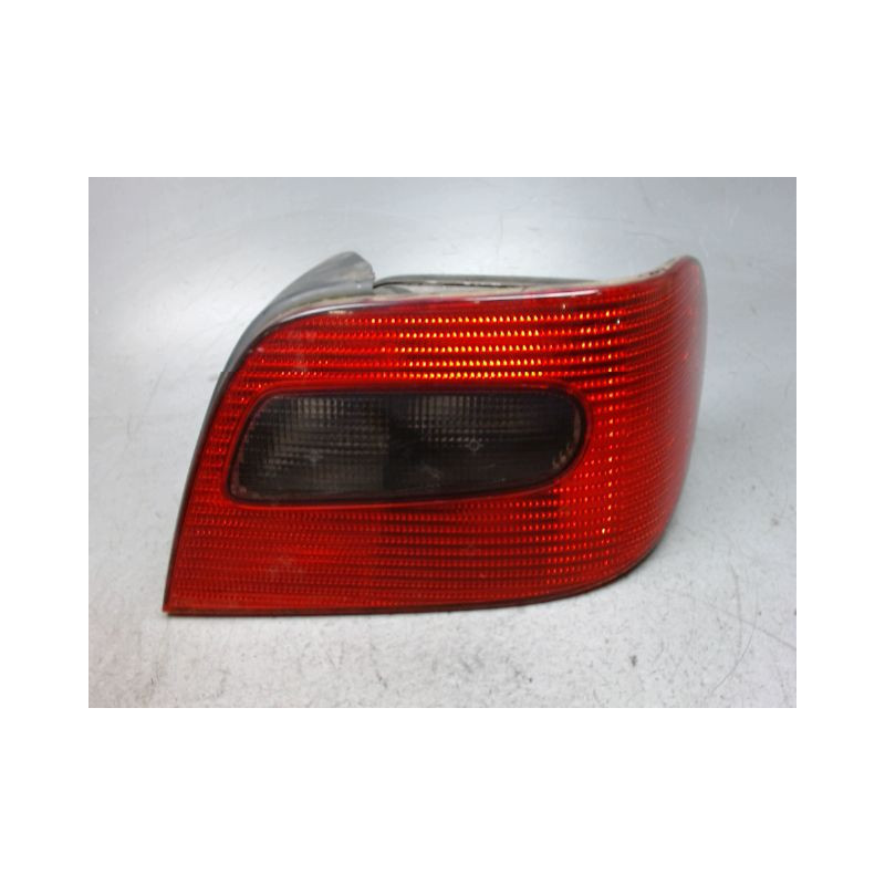 FEU ARRIERE DROIT CITROEN XSARA COUPE -2000