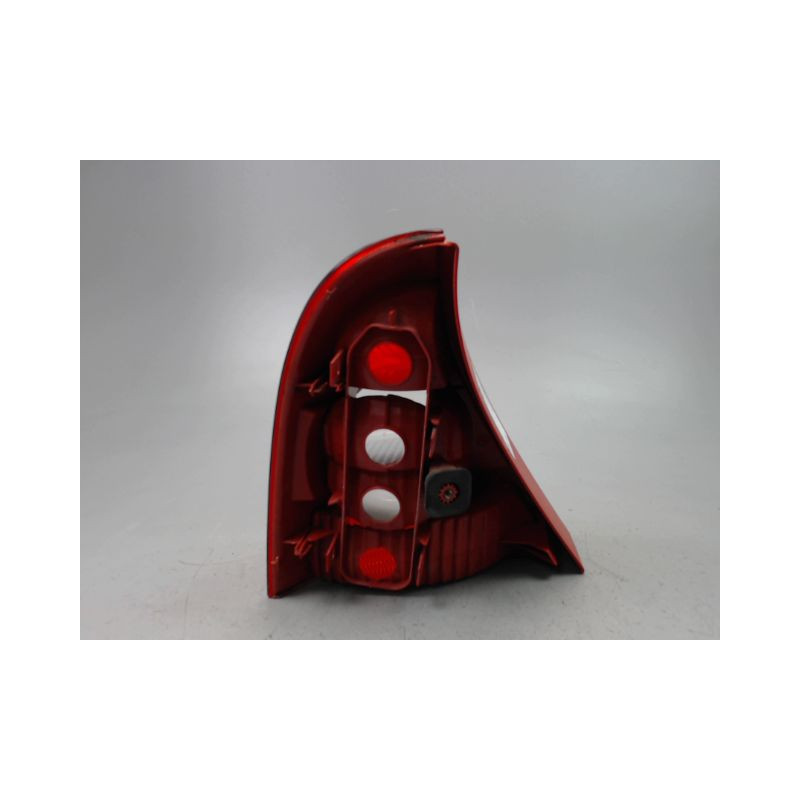 FEU ARRIERE DROIT RENAULT CLIO II Phase 2 2001-2006