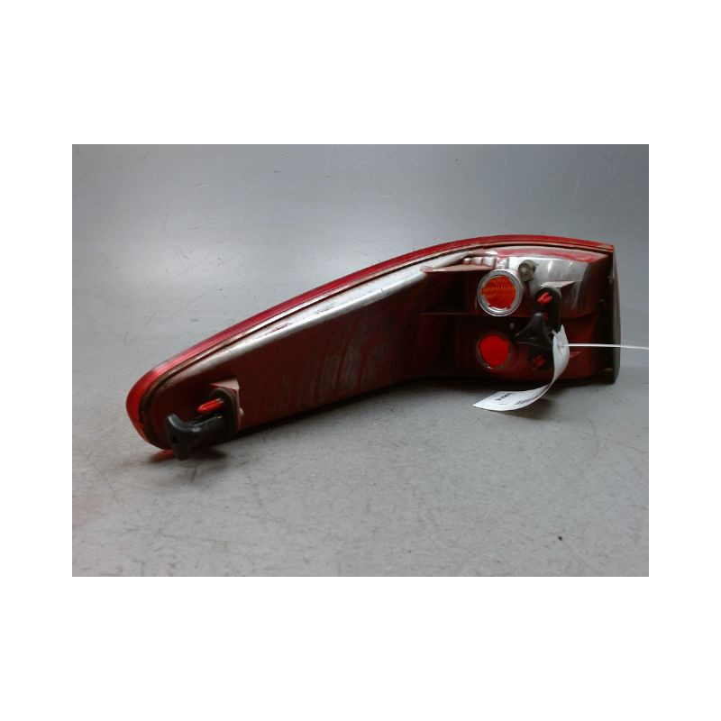 FEU ARRIERE DROIT PEUGEOT 607 99-2004