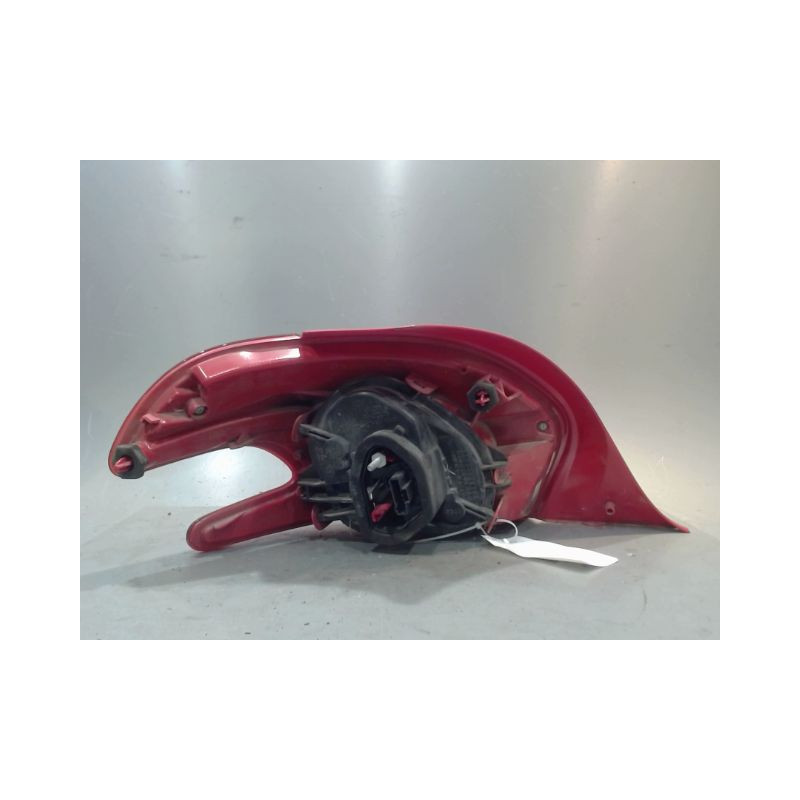 FEU ARRIERE DROIT PEUGEOT 208