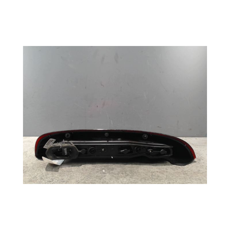 FEU ARRIERE DROIT OPEL CORSA 2000-8.2003