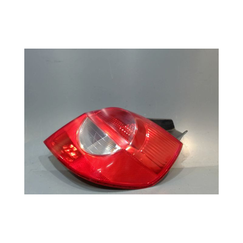 FEU ARRIERE DROIT RENAULT CLIO
