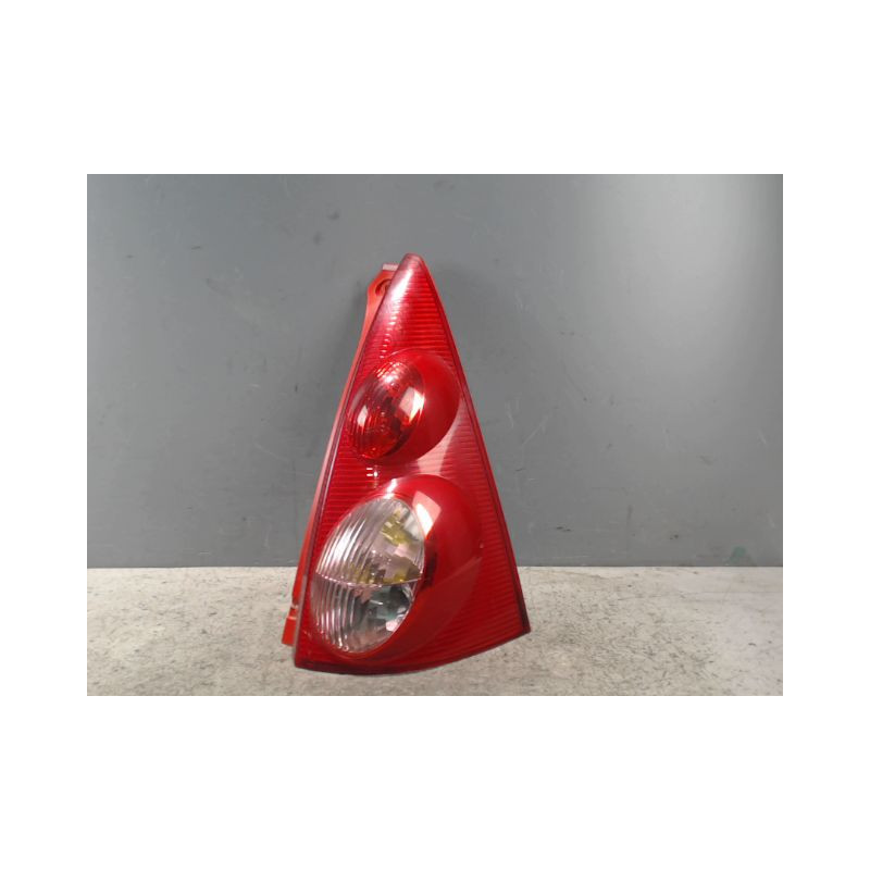 FEU ARRIERE DROIT PEUGEOT 107 3P