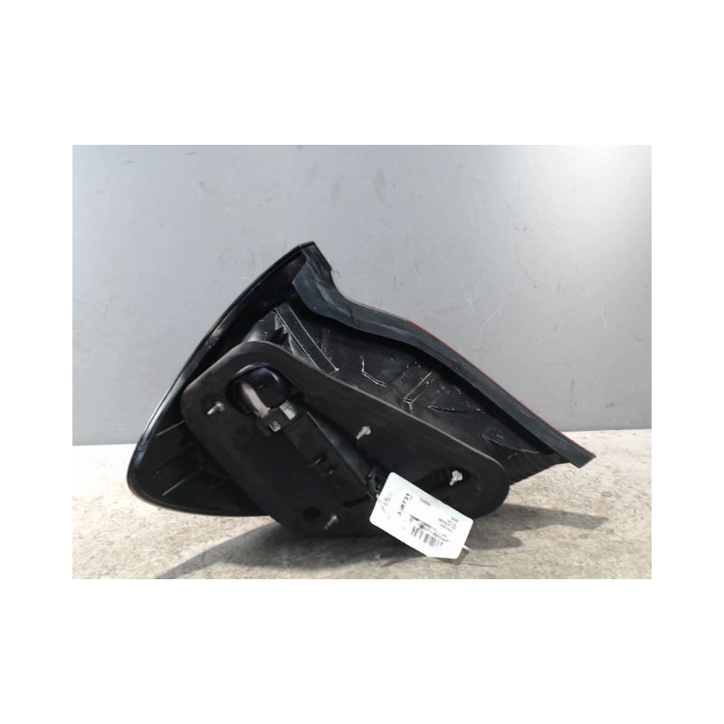 FEU ARRIERE DROIT MERCEDES CLASSE C 2004-