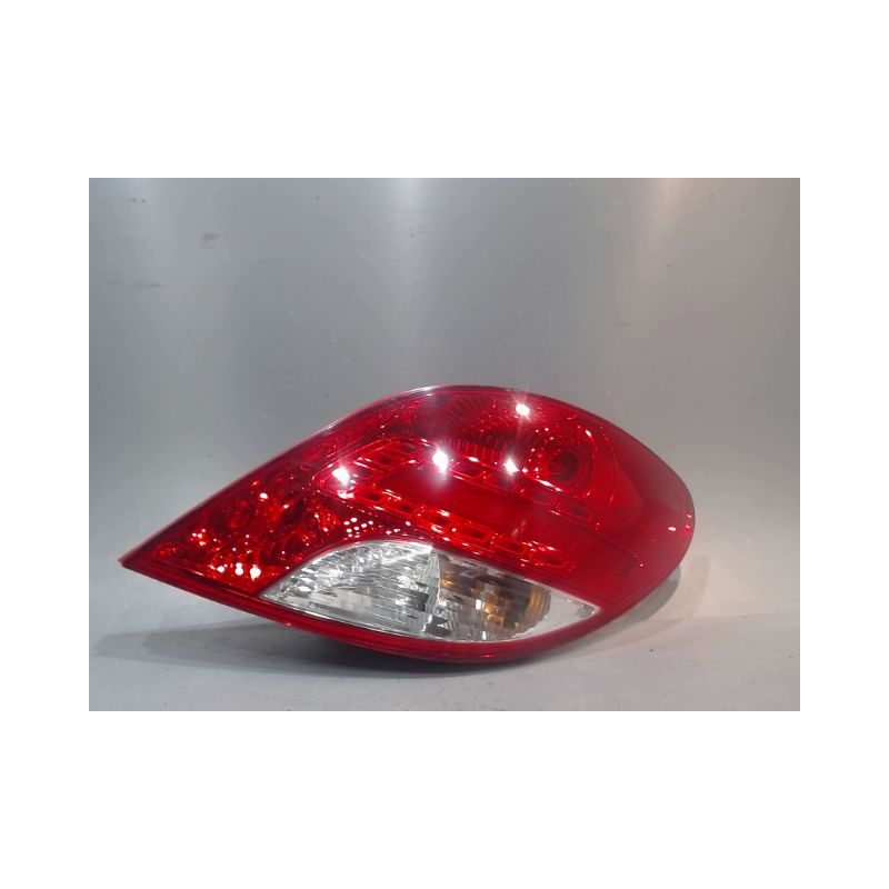 FEU ARRIERE DROIT PEUGEOT 207