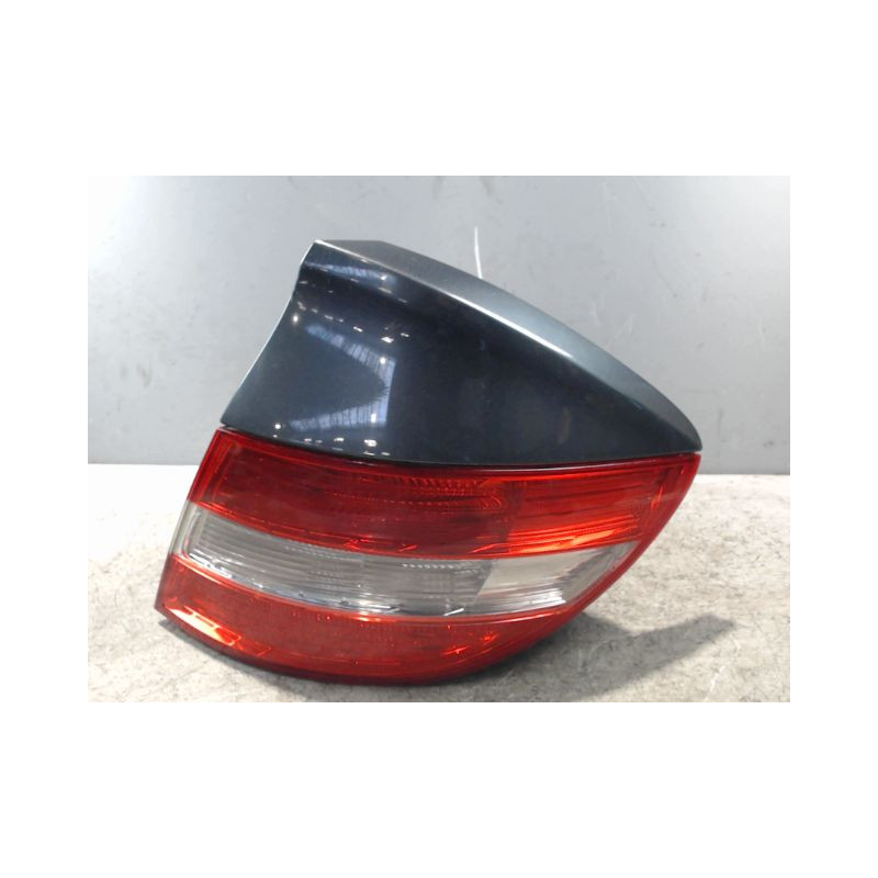 FEU ARRIERE DROIT MERCEDES CLASSE C COUPE SPORT 2004-