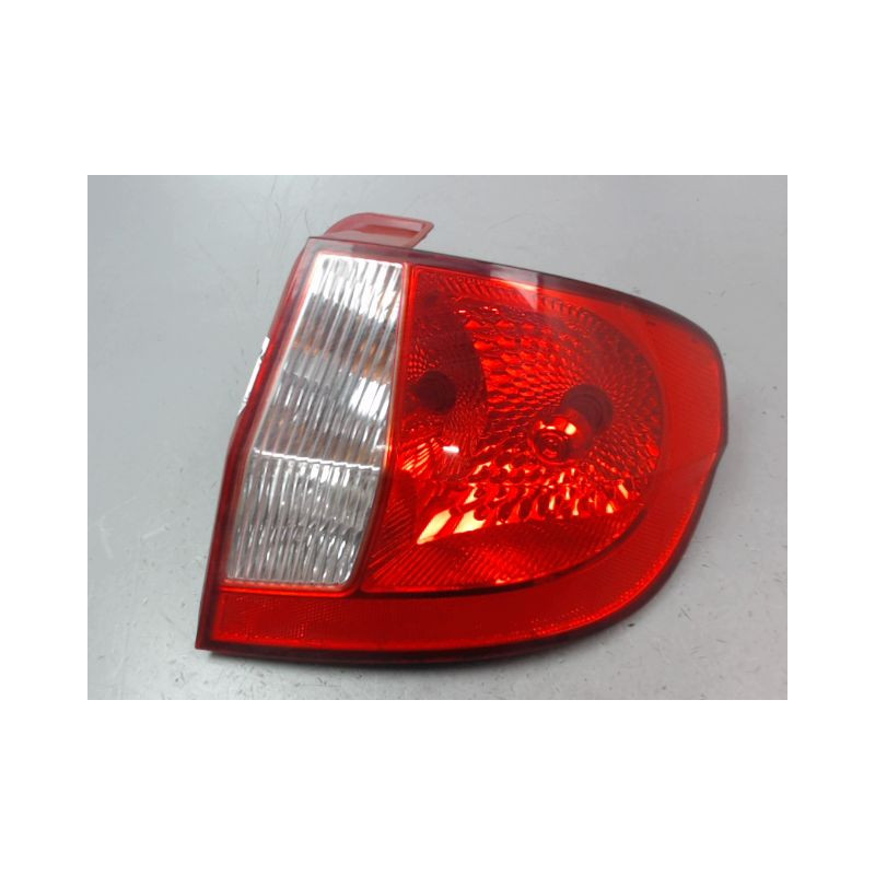 FEU ARRIERE DROIT HYUNDAI GETZ Phase 1 2002-2005