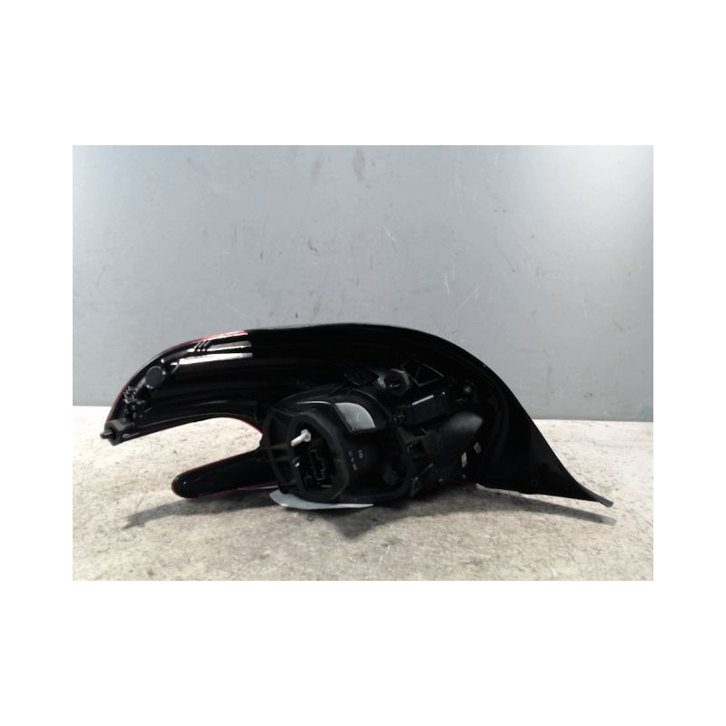 FEU ARRIERE DROIT PEUGEOT 208