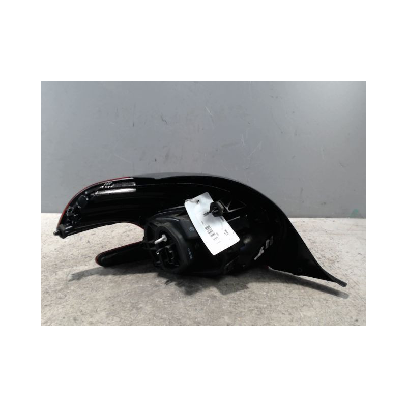 FEU ARRIERE DROIT PEUGEOT 208