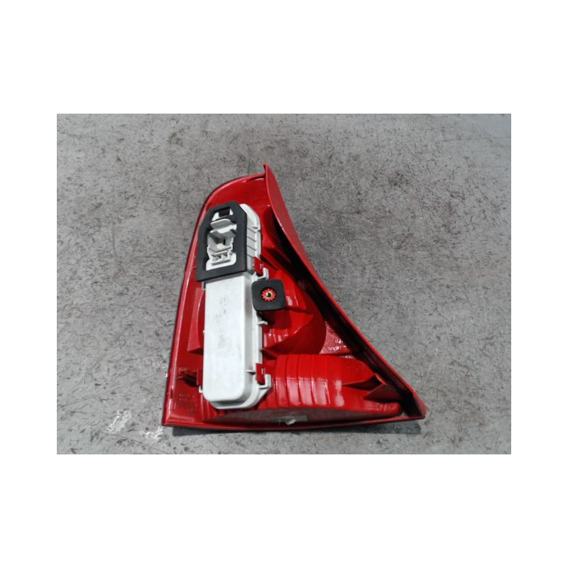 FEU ARRIERE DROIT RENAULT CLIO II PH.2 01-06