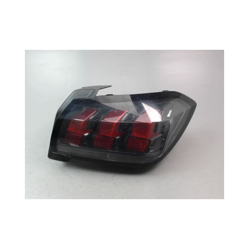 FEU ARRIERE DROIT PEUGEOT 208