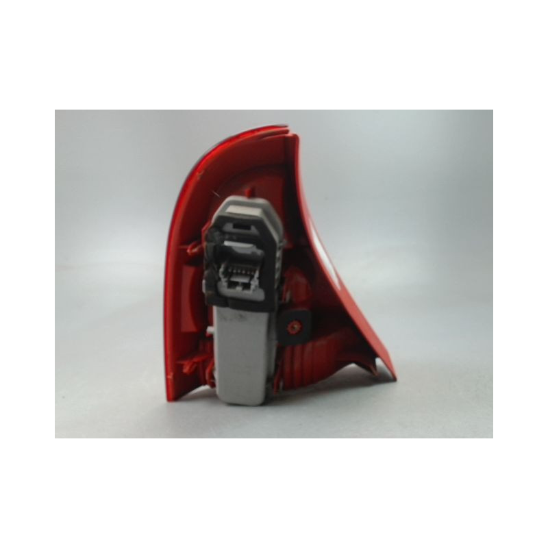 FEU ARRIERE DROIT RENAULT CLIO II Phase 2 2001-2006