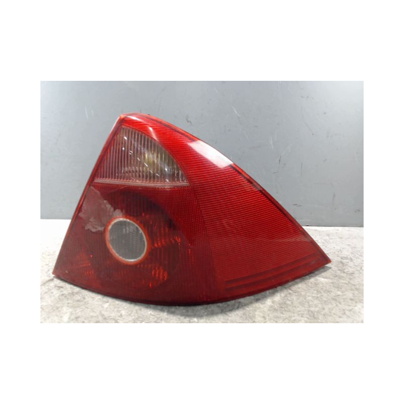 FEU ARRIERE DROIT FORD MONDEO 2000-2007
