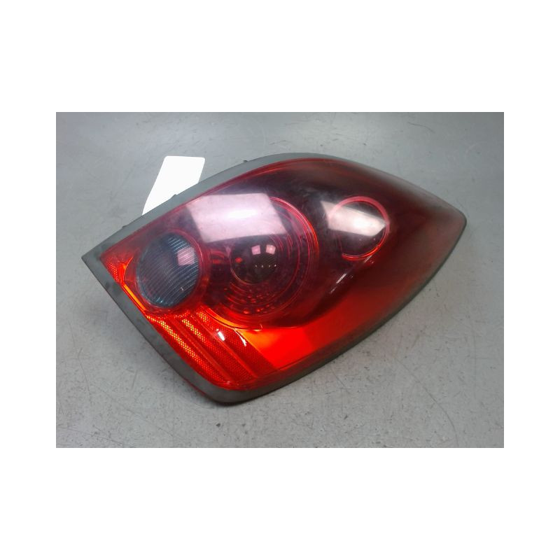 FEU ARRIERE DROIT NISSAN PRIMERA 2002-