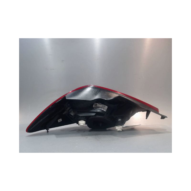 FEU ARRIERE DROIT OPEL CORSA